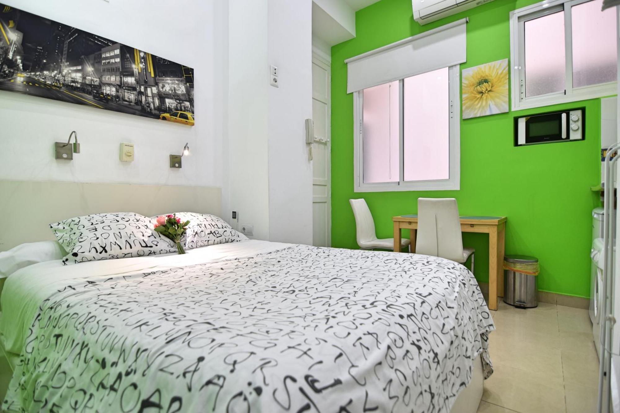 Apartamentos Marques De La Merced Malaga Bagian luar foto